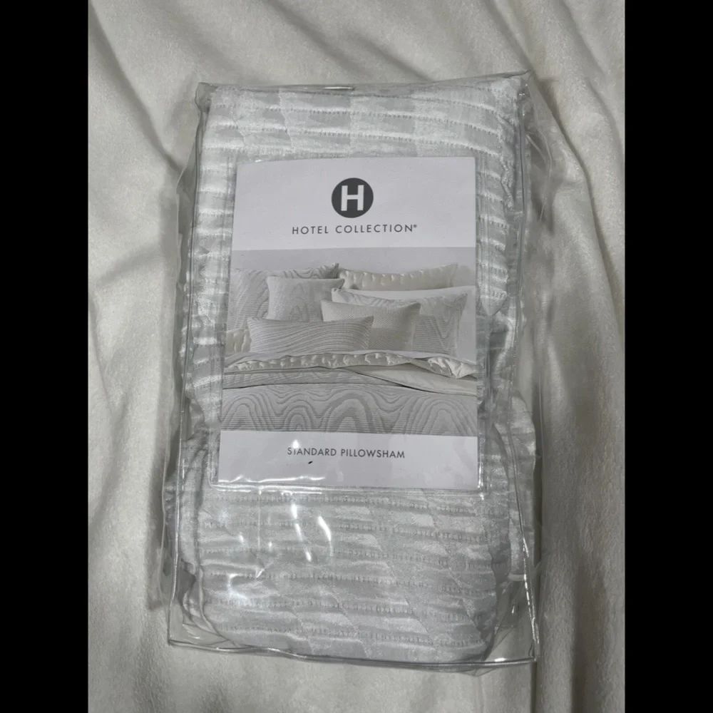 NIB Hotel Collection Moire‎ (1) Standard Sham Pillo